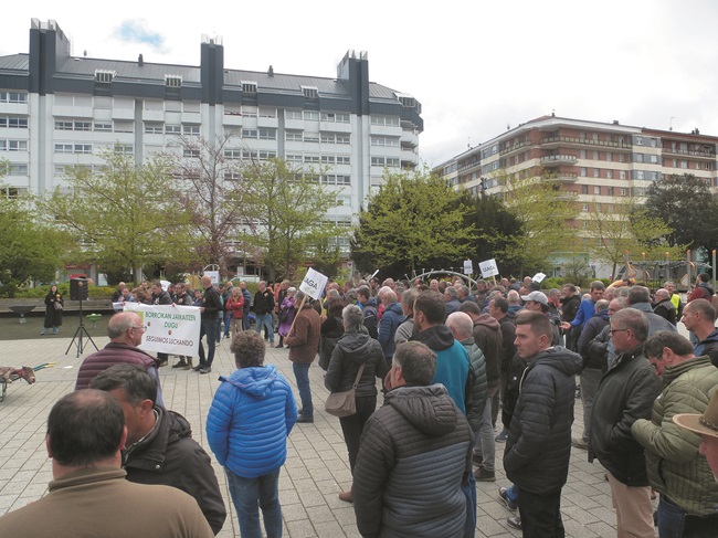 UAGA reclama con una manifestación la presencia del sector en la agenda política